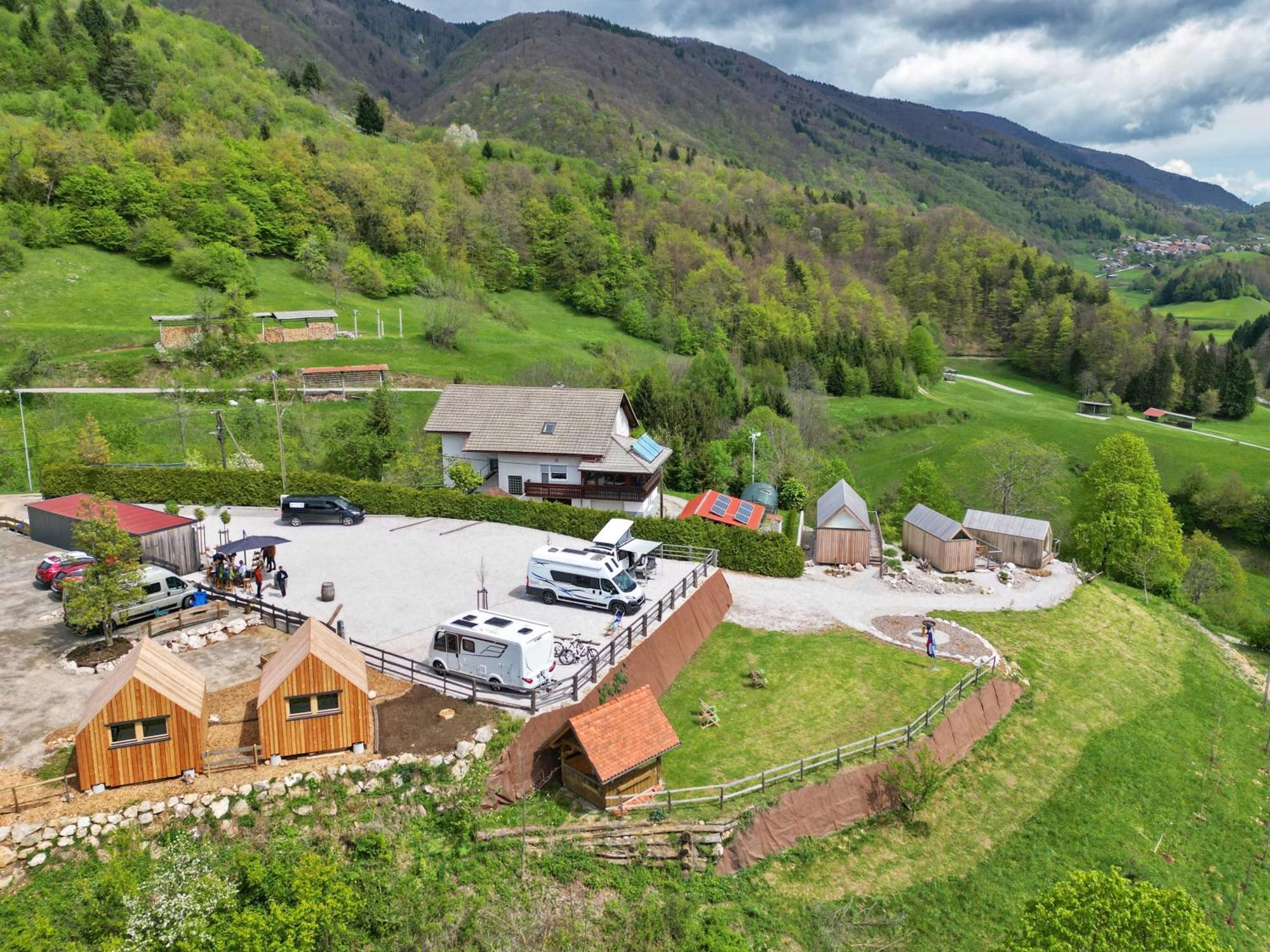 Golife Center Glamping Hotel Laze v Tuhinju Exterior photo